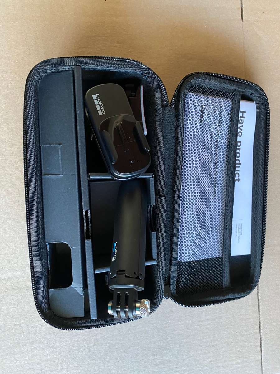 GOPRO CASING WITH  ACESSORES  ACCESSORIES